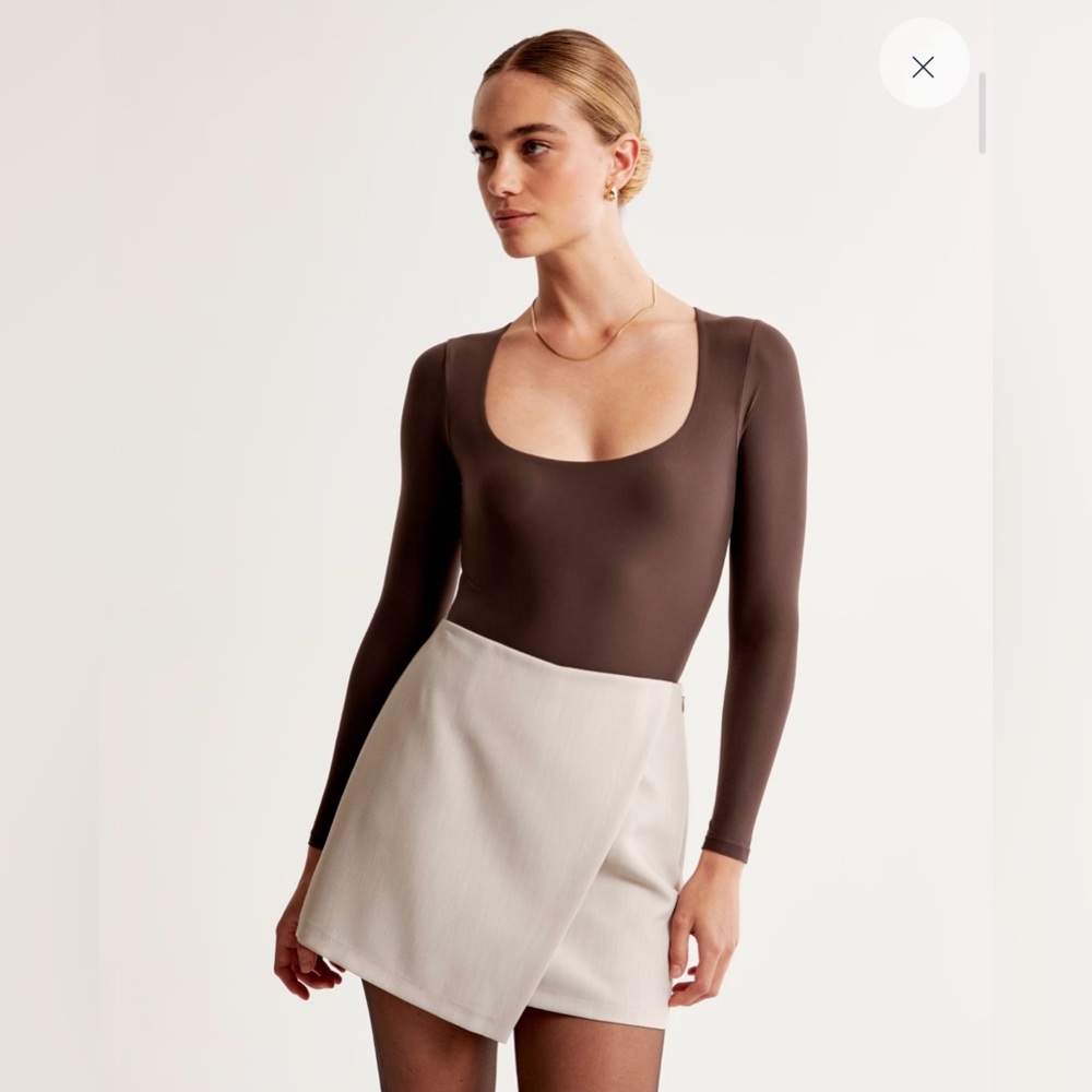 Womens Abercrombie & Fitch Soft Matte Seamless Long-Sleeve Squareneck Bodysuit
